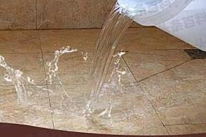 叠彩漏水维修 免砸砖防水材料该如何施工